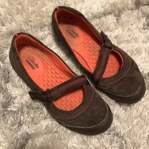 ✨ Clark’s Velcro Mary Jane shoes